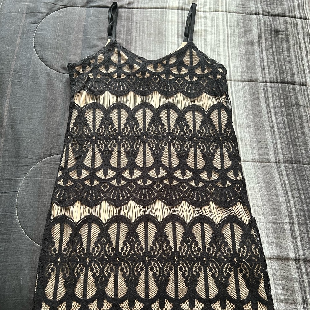 Traje corto, una belleza para cualquier tipo de fiesta.